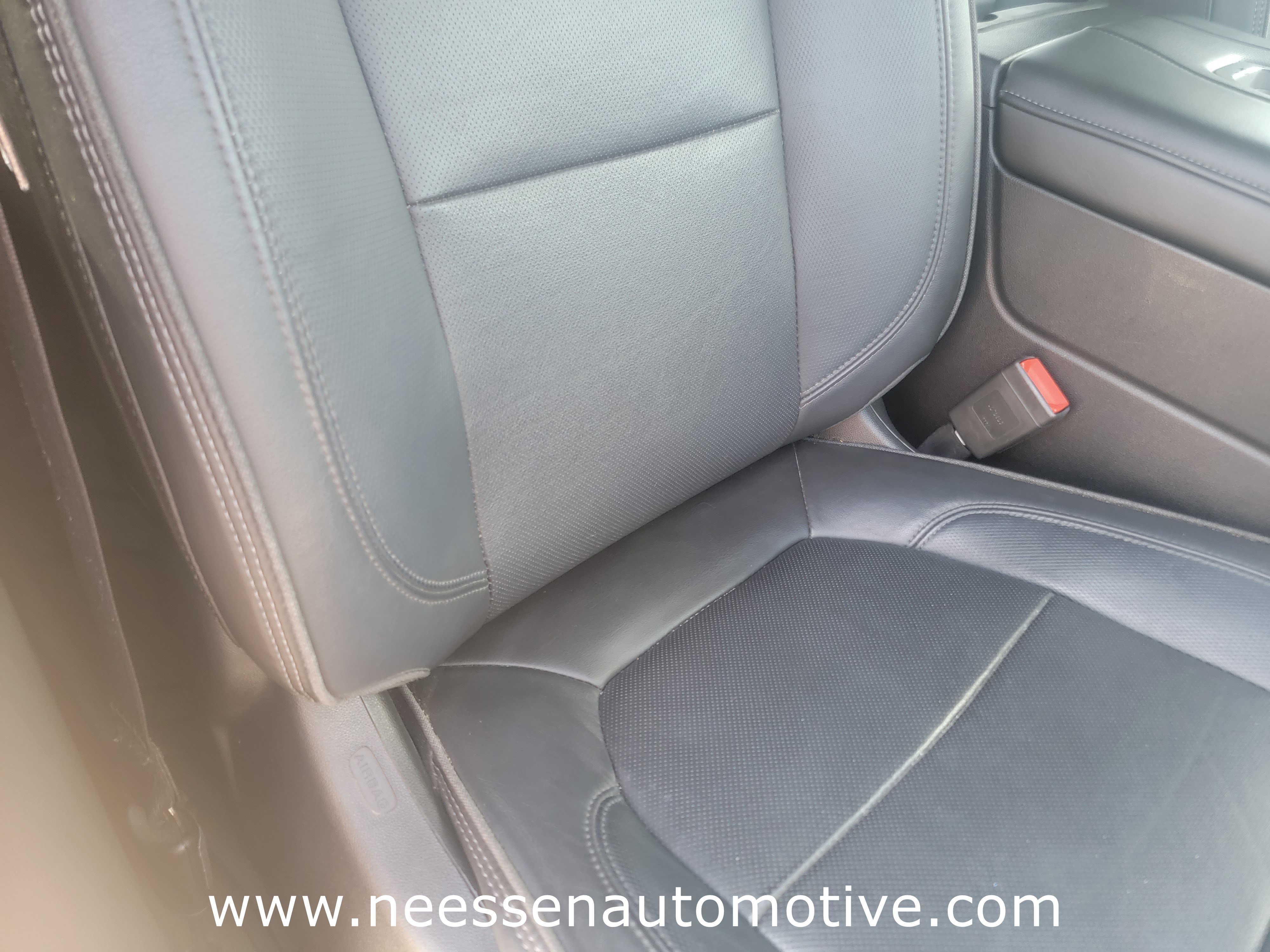 Used 2019 Chevrolet Silverado 1500 High Country w/ Technology Package image 10