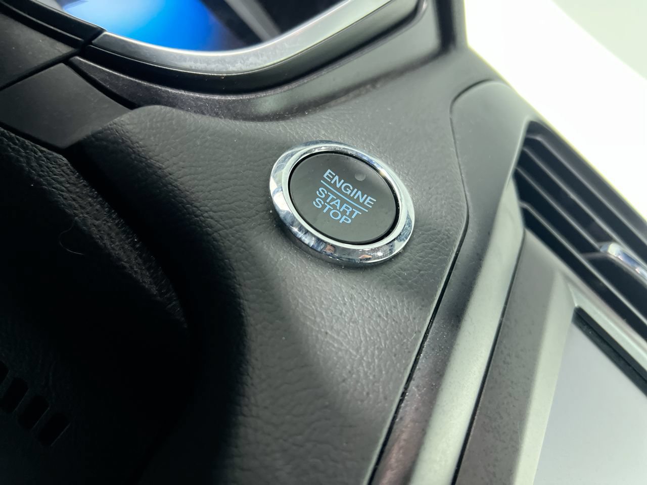 Used 2019 Ford Fusion Energi Titanium FWD image 21
