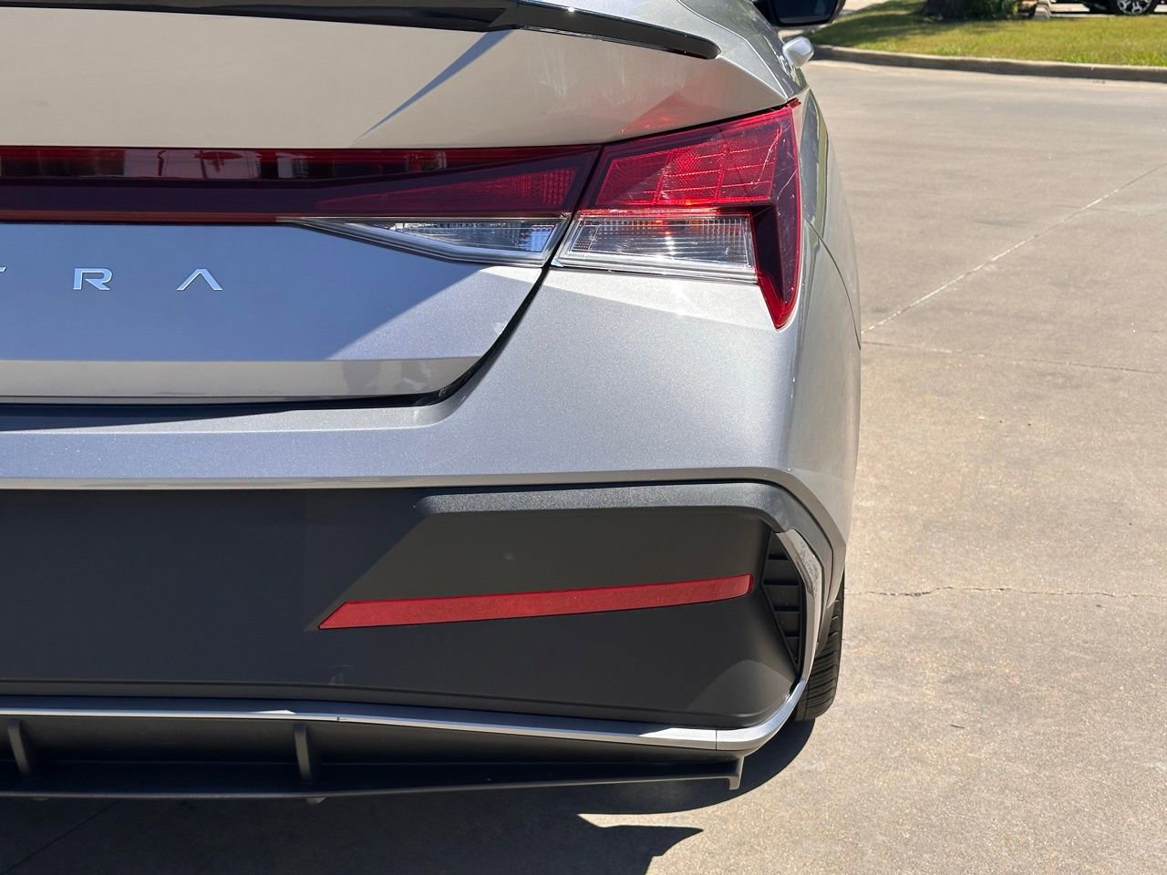 Used 2025 Hyundai Elantra Sport image 16