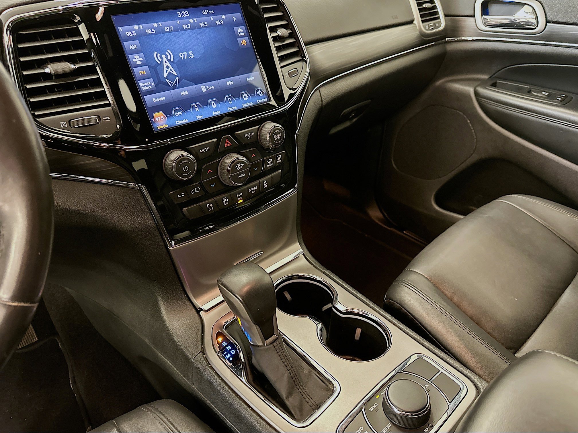 Used 2019 Jeep Grand Cherokee Limited image 26