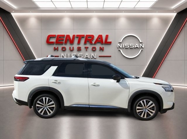 Used 2022 Nissan Pathfinder Platinum w/ Cargo Package FWD image 6