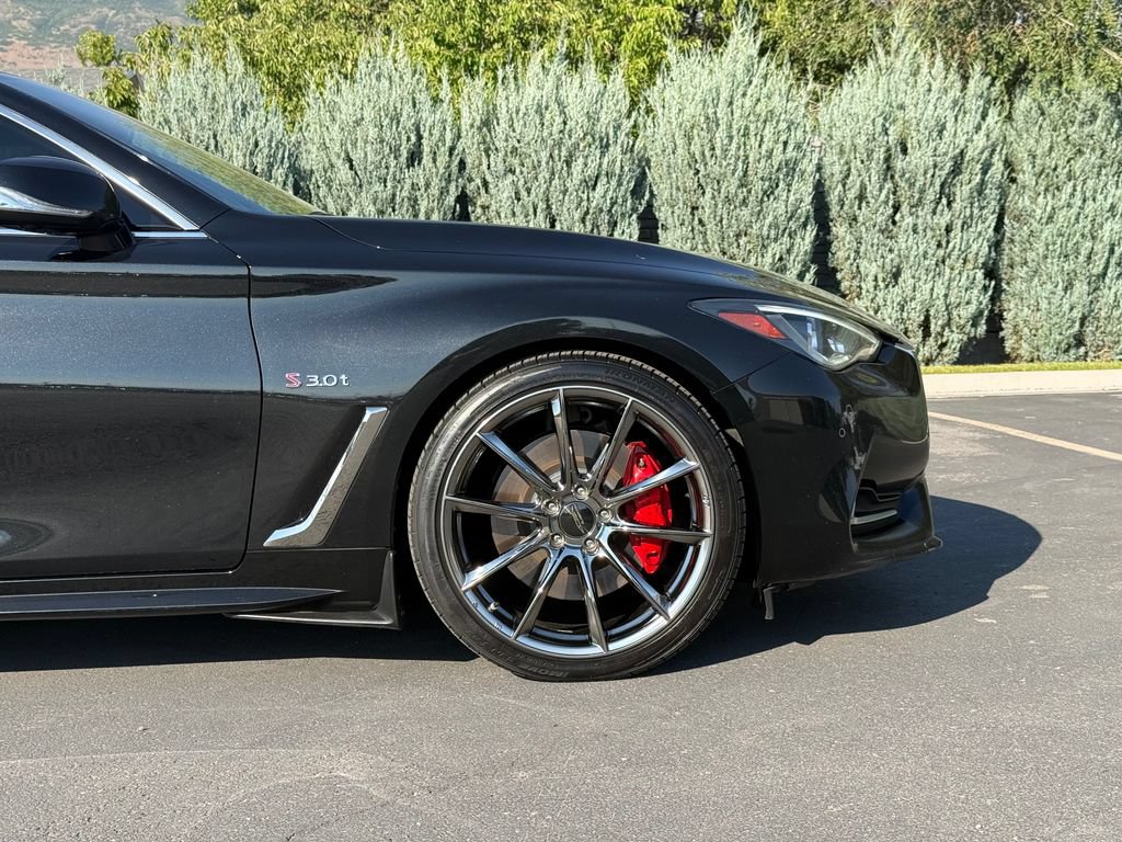 Used 2018 INFINITI Q60 Red Sport 400 AWD/4WD image 6