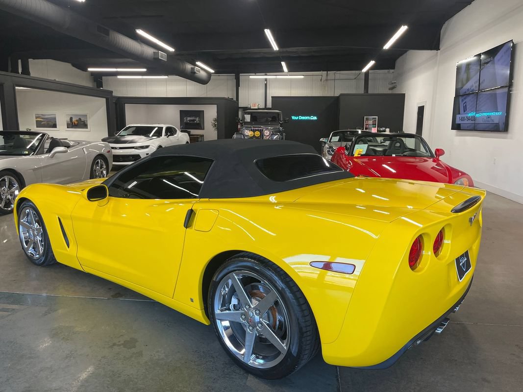 Used 2007 Chevrolet Corvette Convertible w/ Preferred Equipment Group RWD image 10