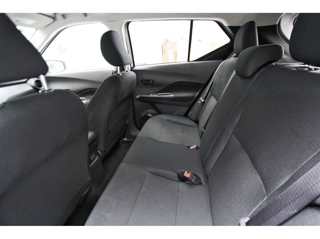 Used 2025 Nissan Kicks Play S FWD image 9