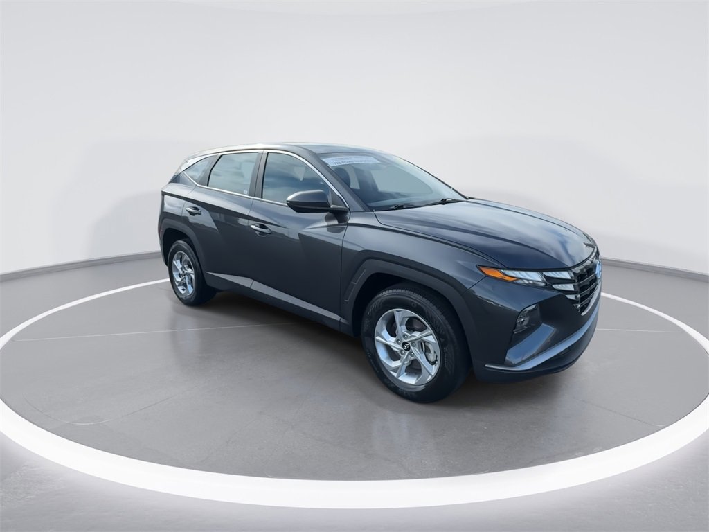 Used 2024 Hyundai Tucson SE image 2