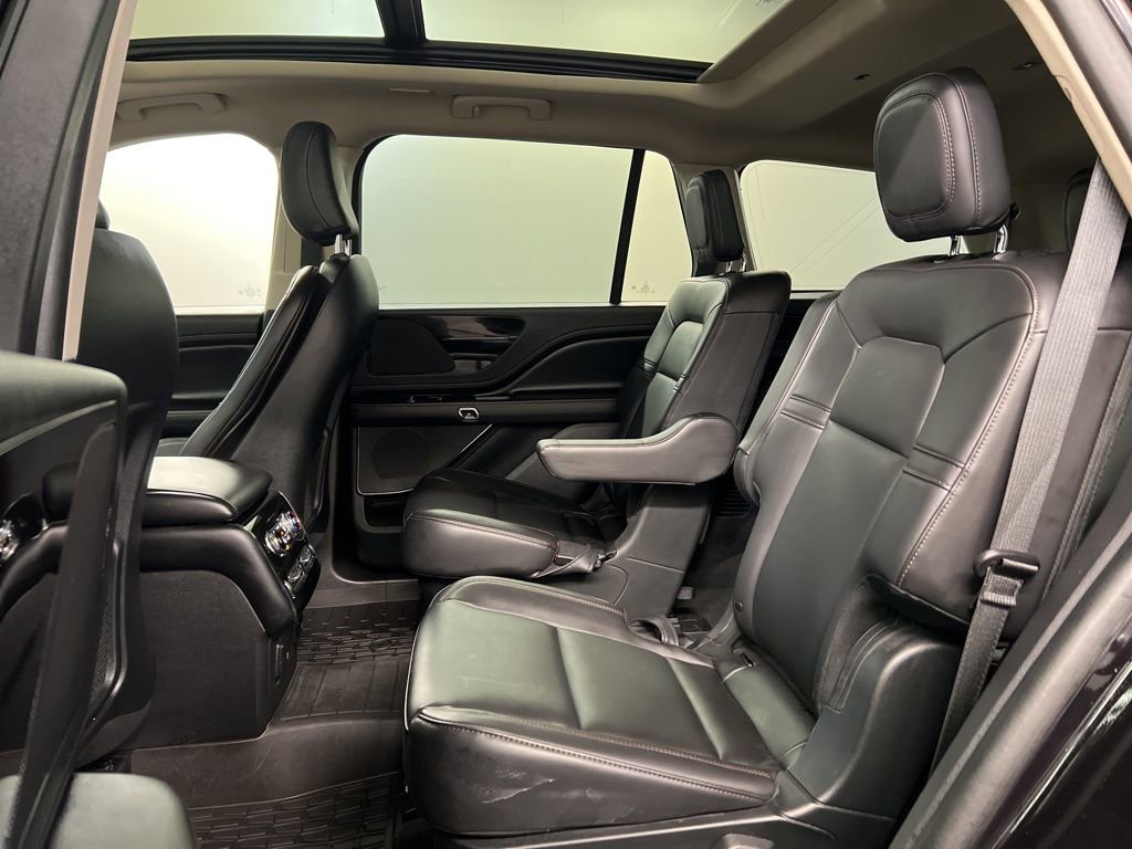 Used 2023 Lincoln Aviator AWD w/ Premium Package image 34