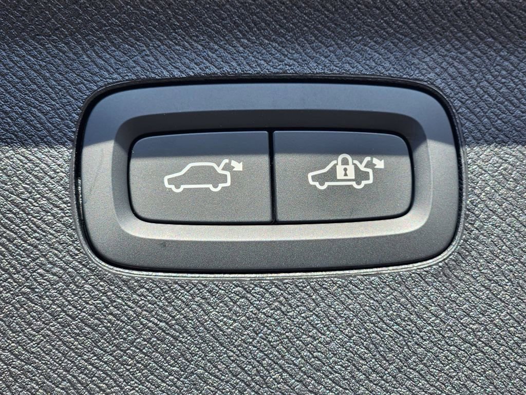 New 2026 Volvo XC90 B6 Ultra w/ Lounge Package image 25