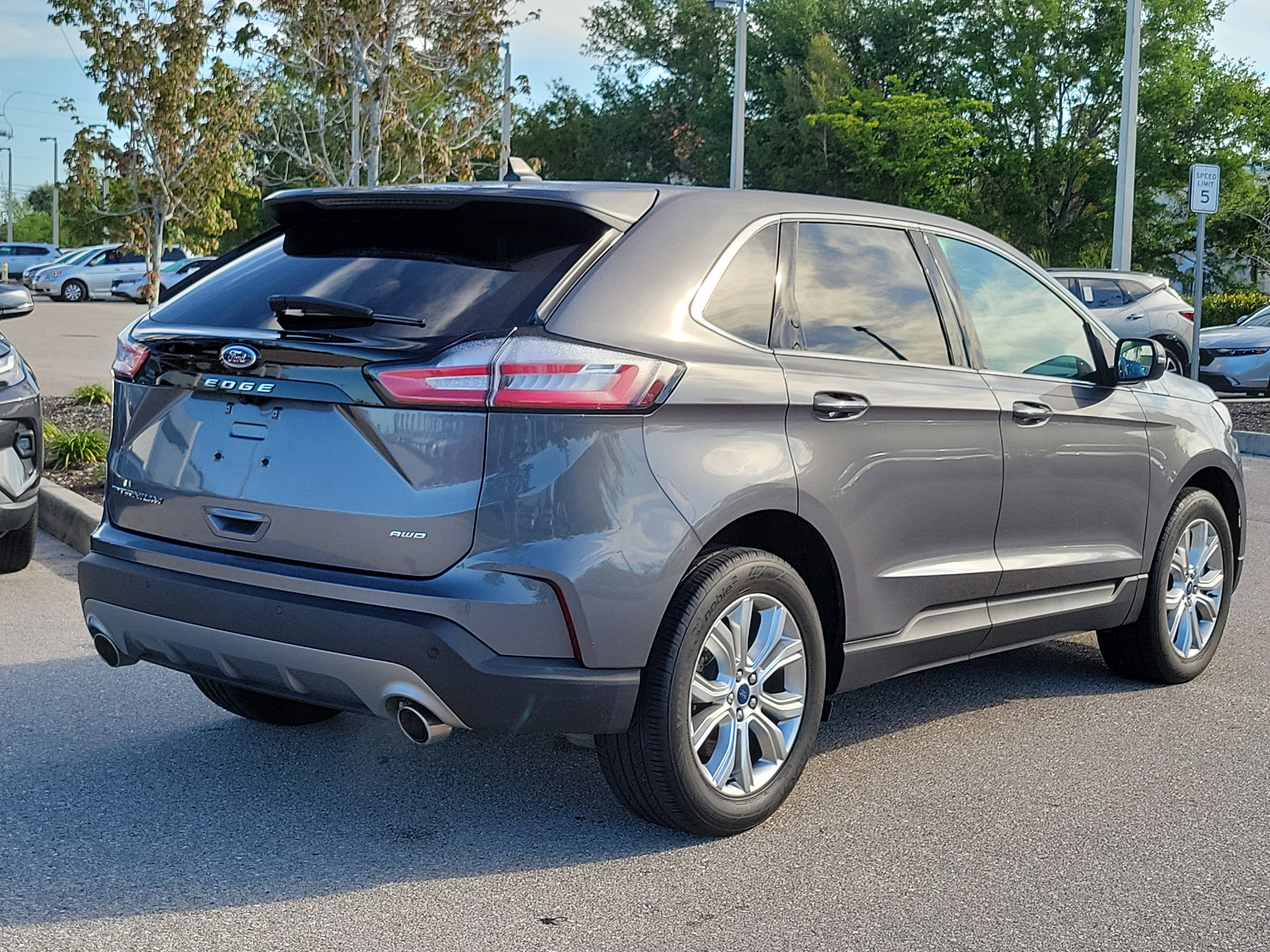 Used 2022 Ford Edge Titanium image 6