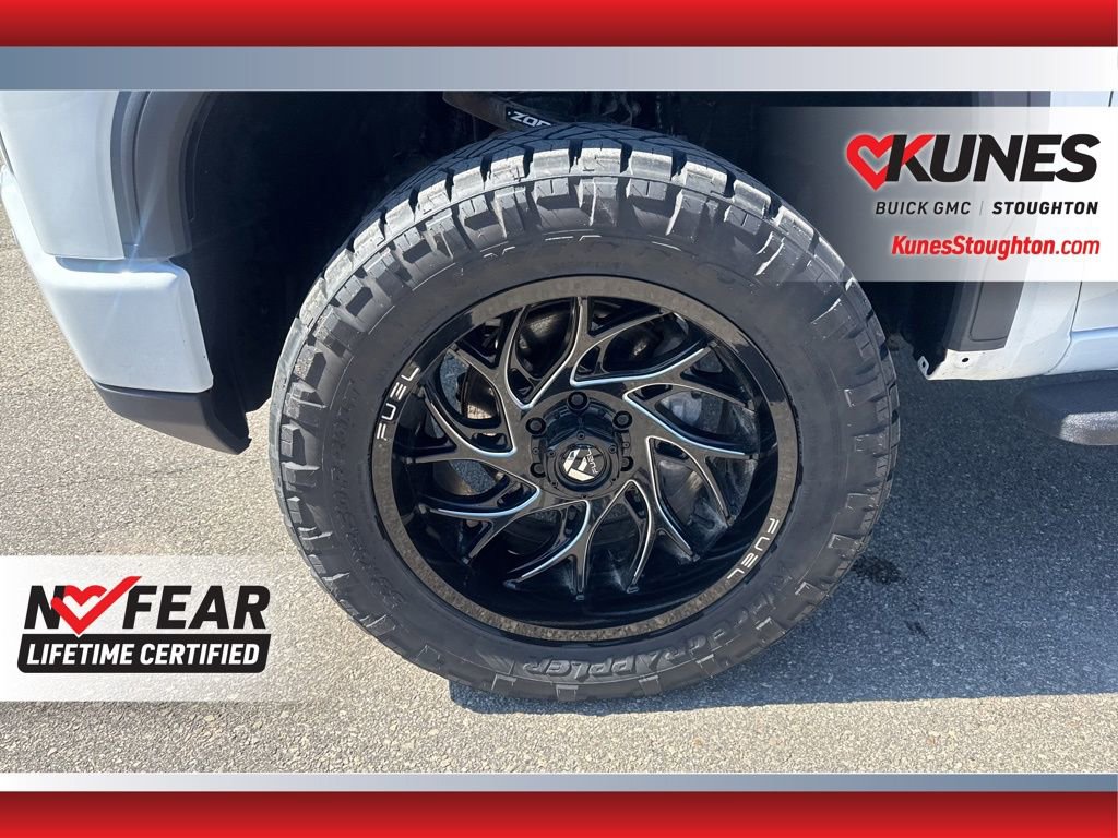 Used 2025 GMC Sierra 1500 AT4 w/ AT4 Premium Package AWD/4WD image 16