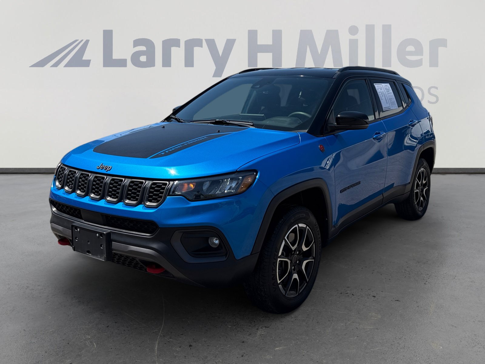 Used 2025 Jeep Compass Trailhawk AWD/4WD video 1