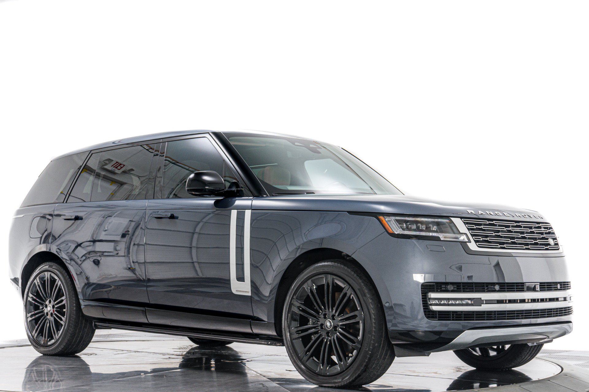 Used 2024 Land Rover Range Rover Long Wheelbase Autobiography AWD/4WD image 34