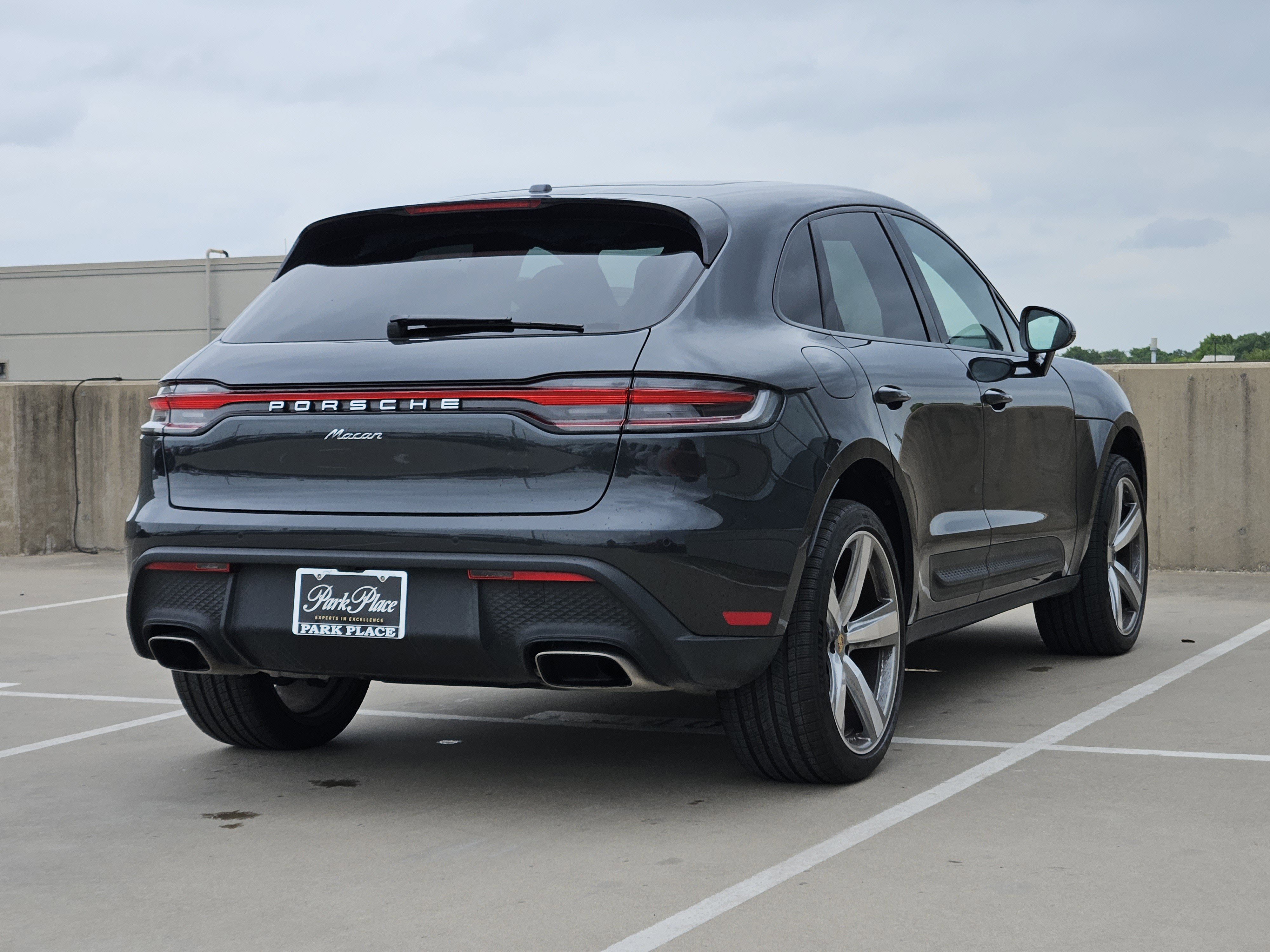 Certified 2026 Porsche Macan AWD/4WD image 8