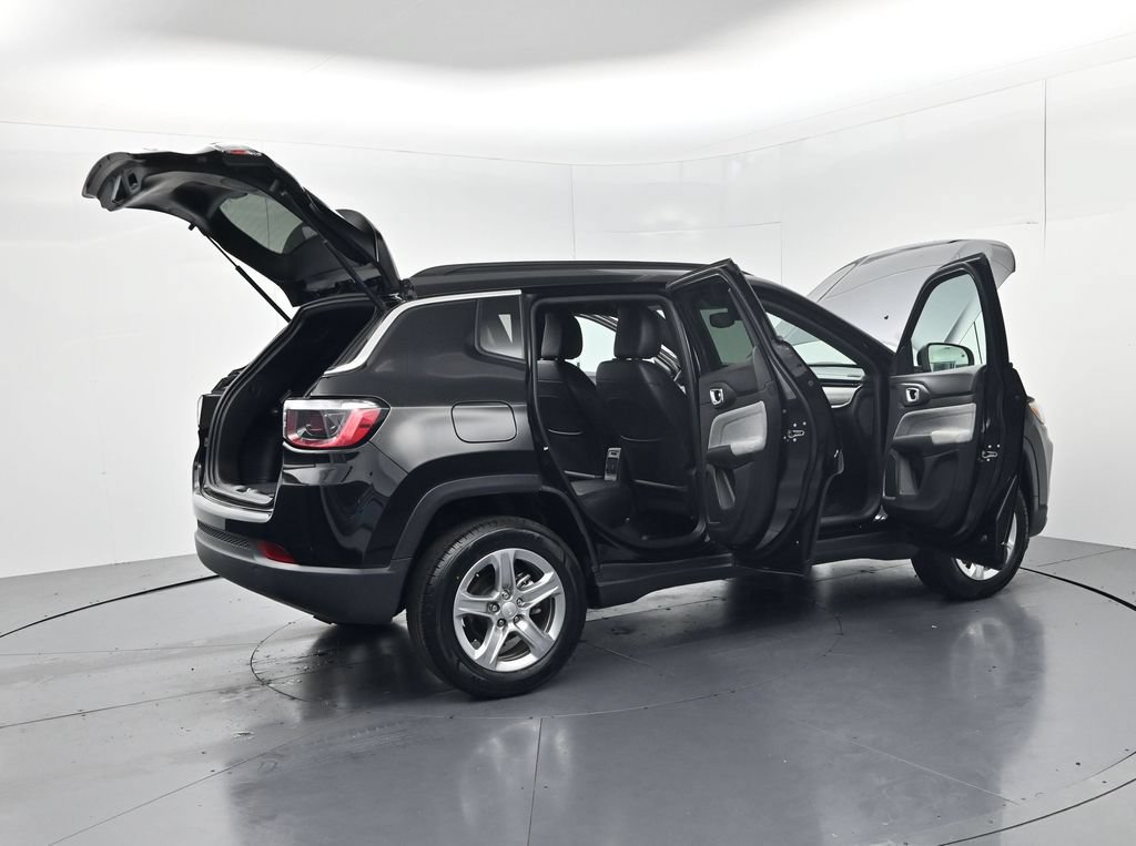 Used 2024 Jeep Compass Latitude AWD/4WD image 55
