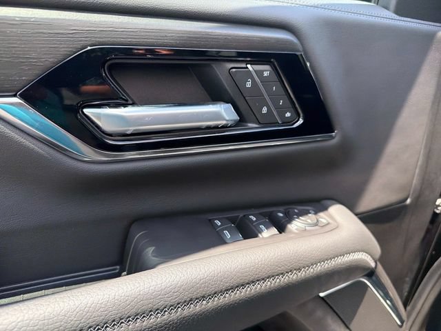 New 2026 GMC Yukon XL Denali w/ Denali Reserve Package AWD/4WD image 18