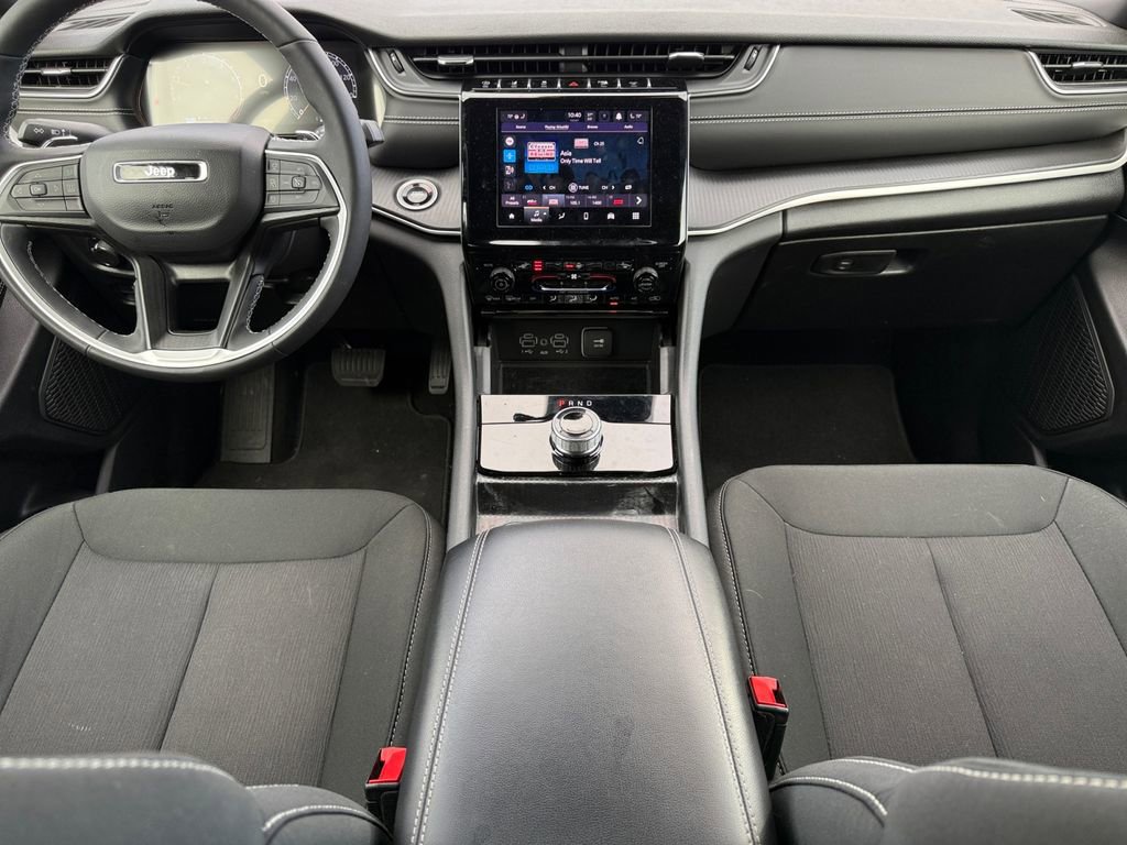 Certified 2025 Jeep Grand Cherokee Laredo X w/ Luxury Tech Group I image 10