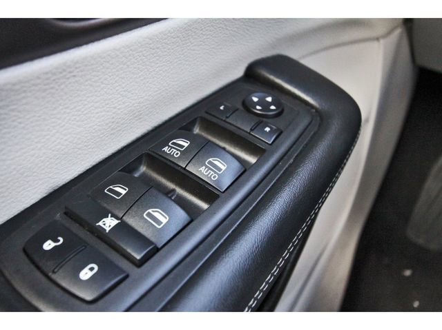 Used 2023 Chrysler Voyager LX image 21