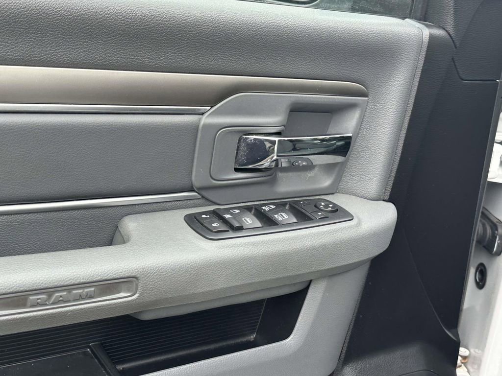 Used 2016 RAM 1500 Classic SLT image 13