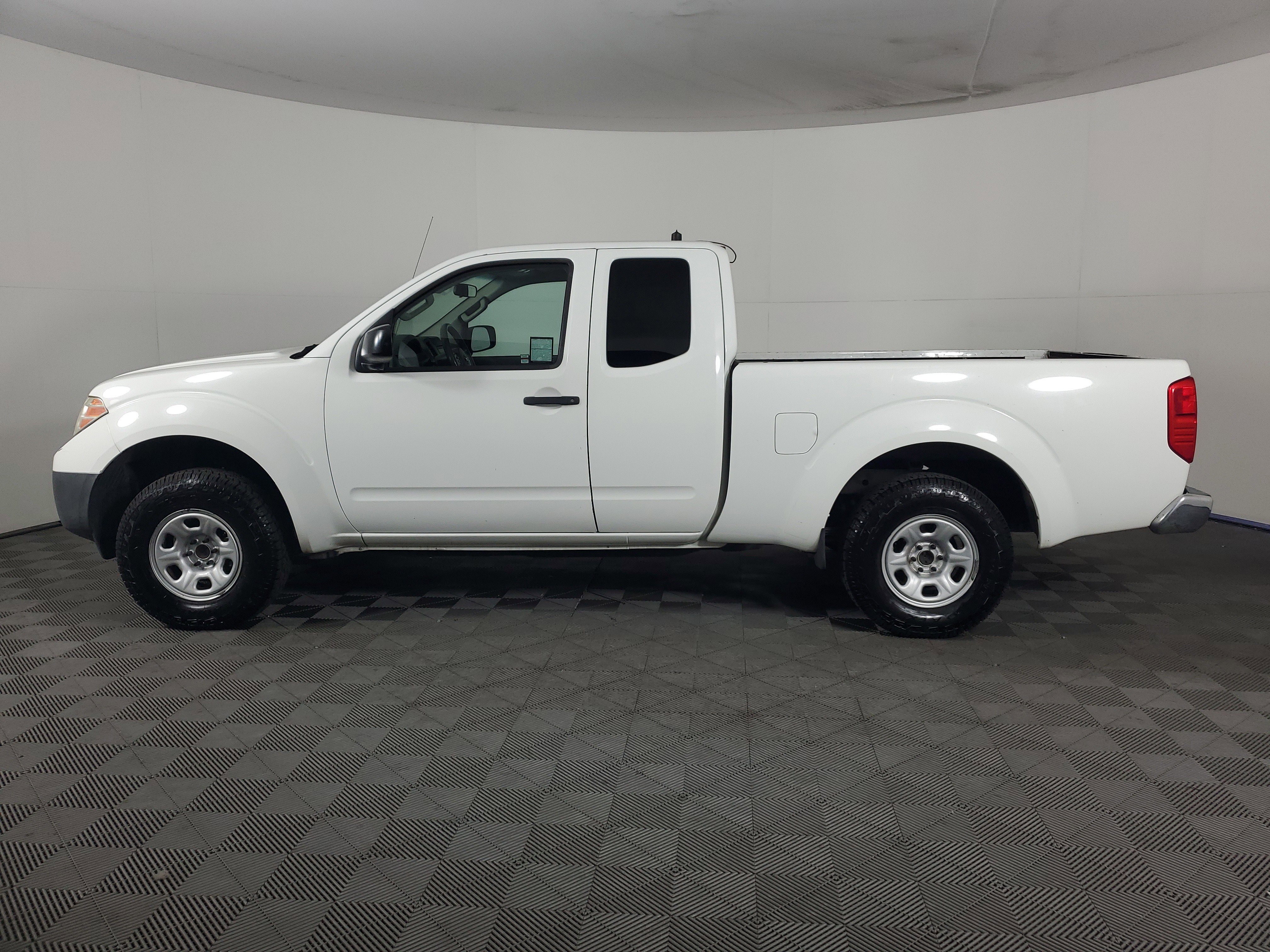 Used 2016 Nissan Frontier S RWD image 7