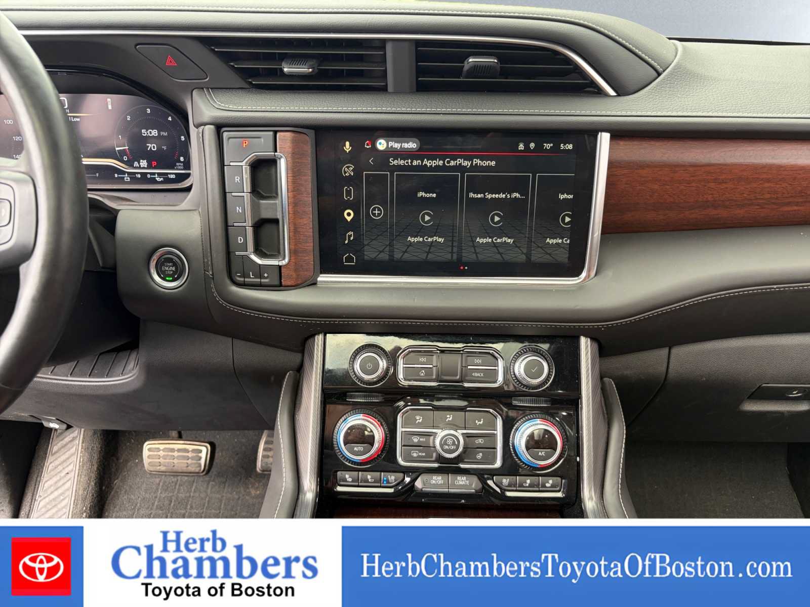 Used 2024 GMC Yukon Denali Ultimate AWD/4WD image 17