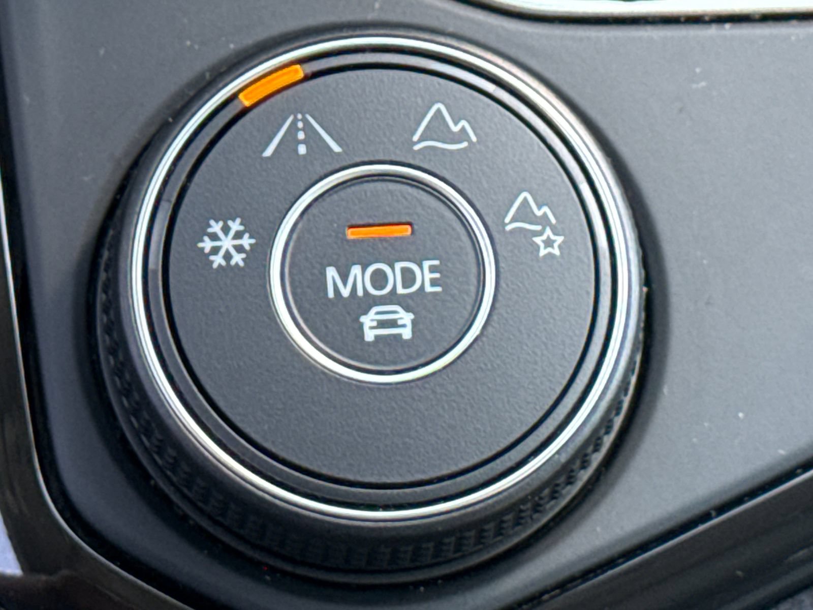 Certified 2023 Volkswagen Taos SE AWD/4WD image 38