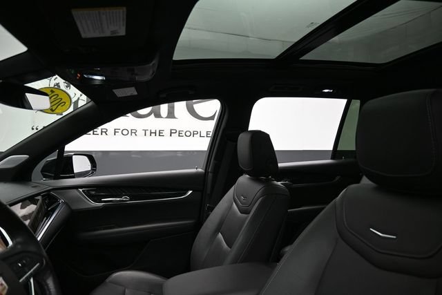 Used 2025 Cadillac XT6 Premium Luxury AWD/4WD image 18