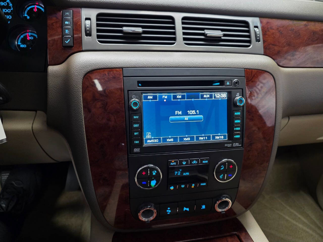 Used 2011 Chevrolet Suburban LTZ image 22