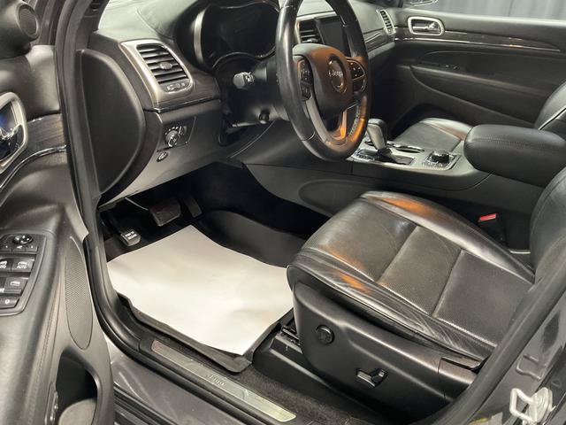 Used 2018 Jeep Grand Cherokee Overland AWD/4WD image 8