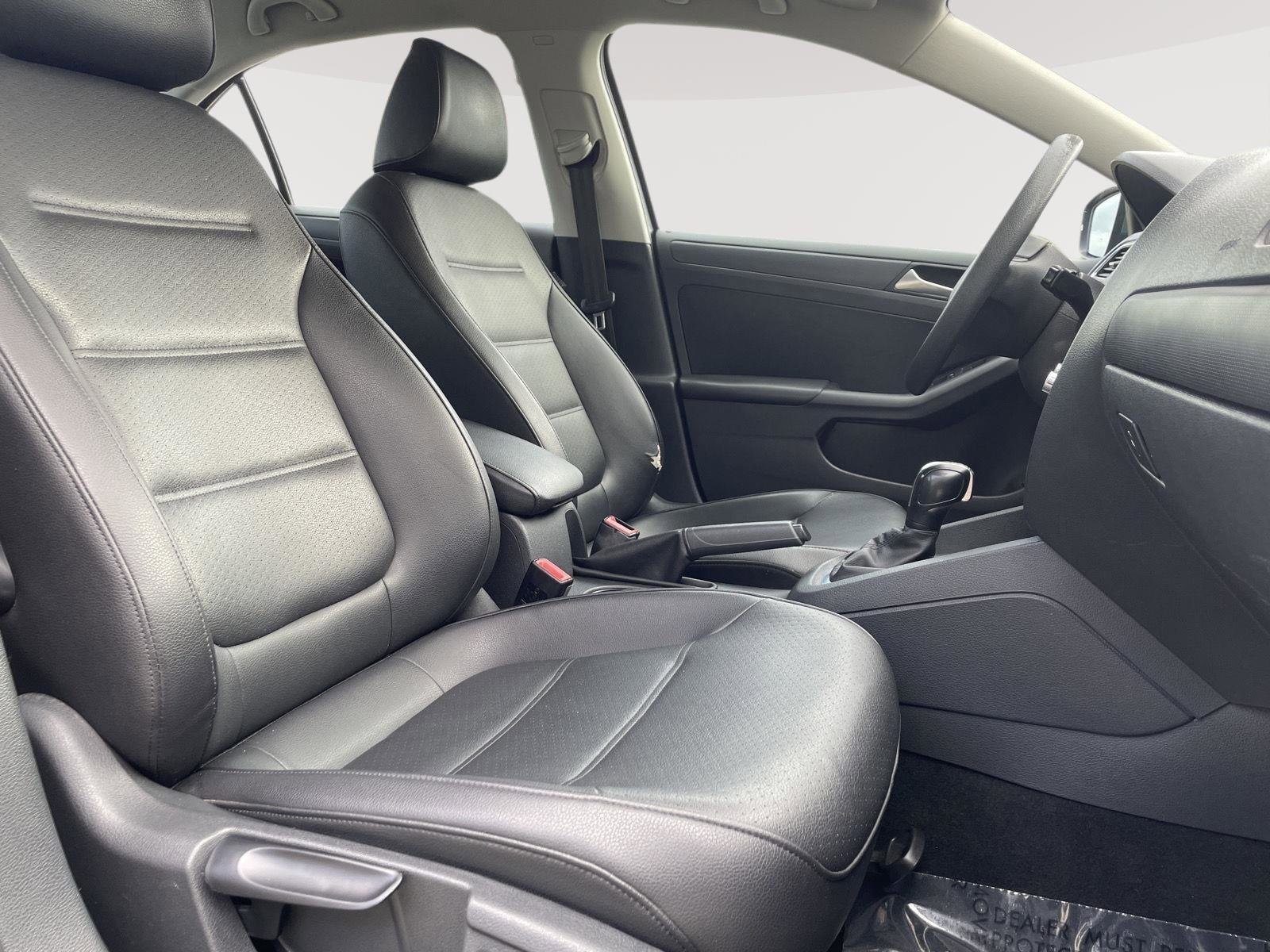 Used 2014 Volkswagen Jetta SE FWD image 4