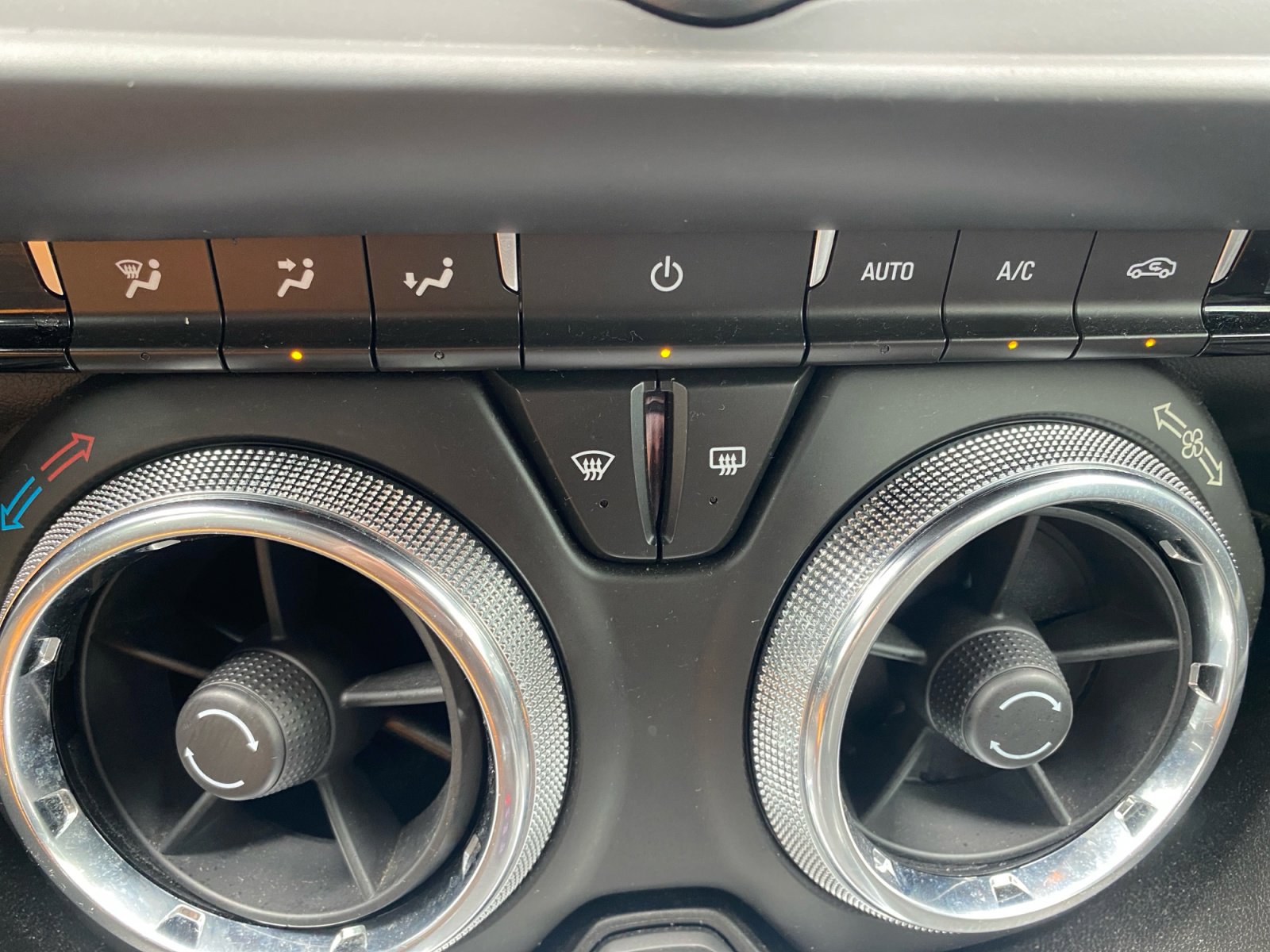 Used 2022 Chevrolet Camaro LT image 18