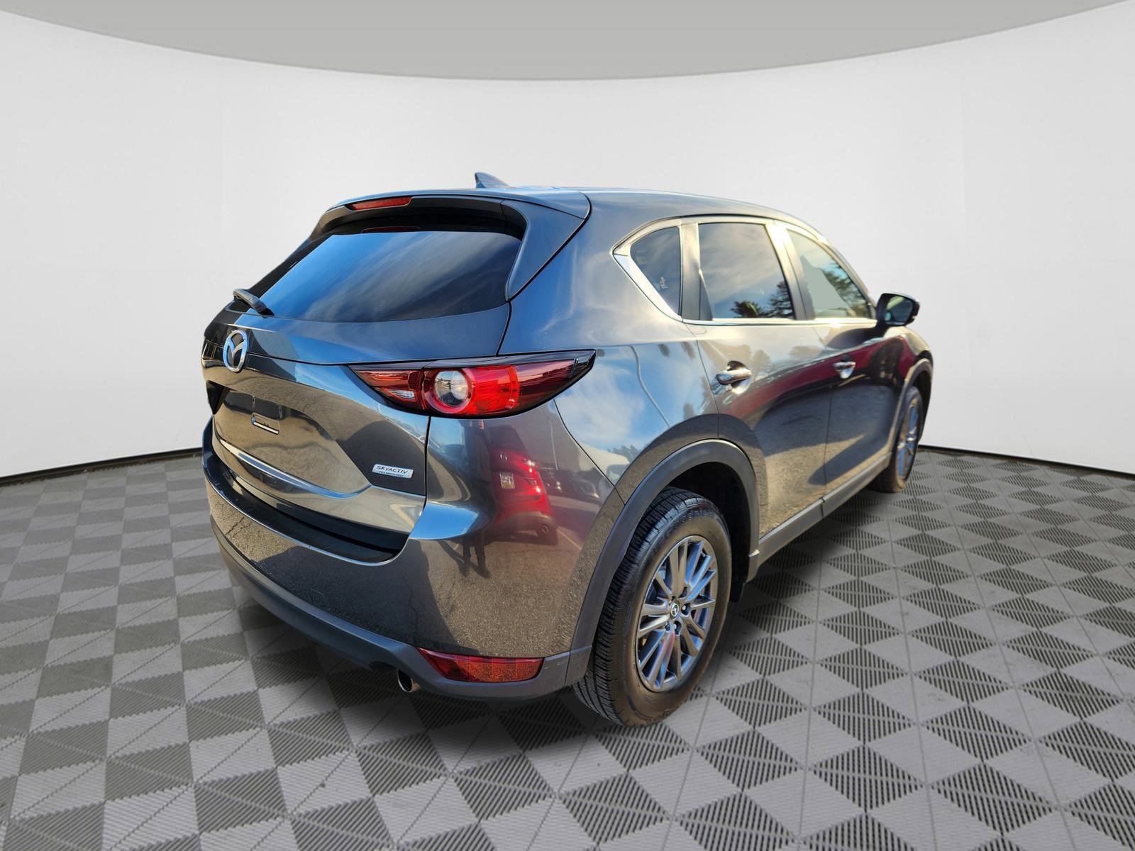 Used 2019 MAZDA CX-5 Touring image 4