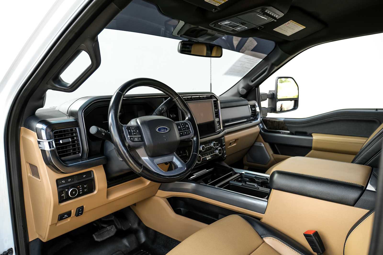 Used 2023 Ford F350 Lariat w/ FX4 Off-Road Package image 3