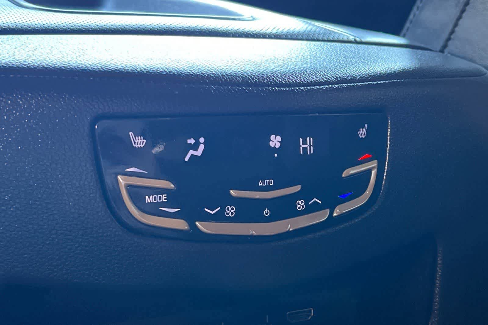 Used 2019 Cadillac Escalade Platinum AWD/4WD image 15