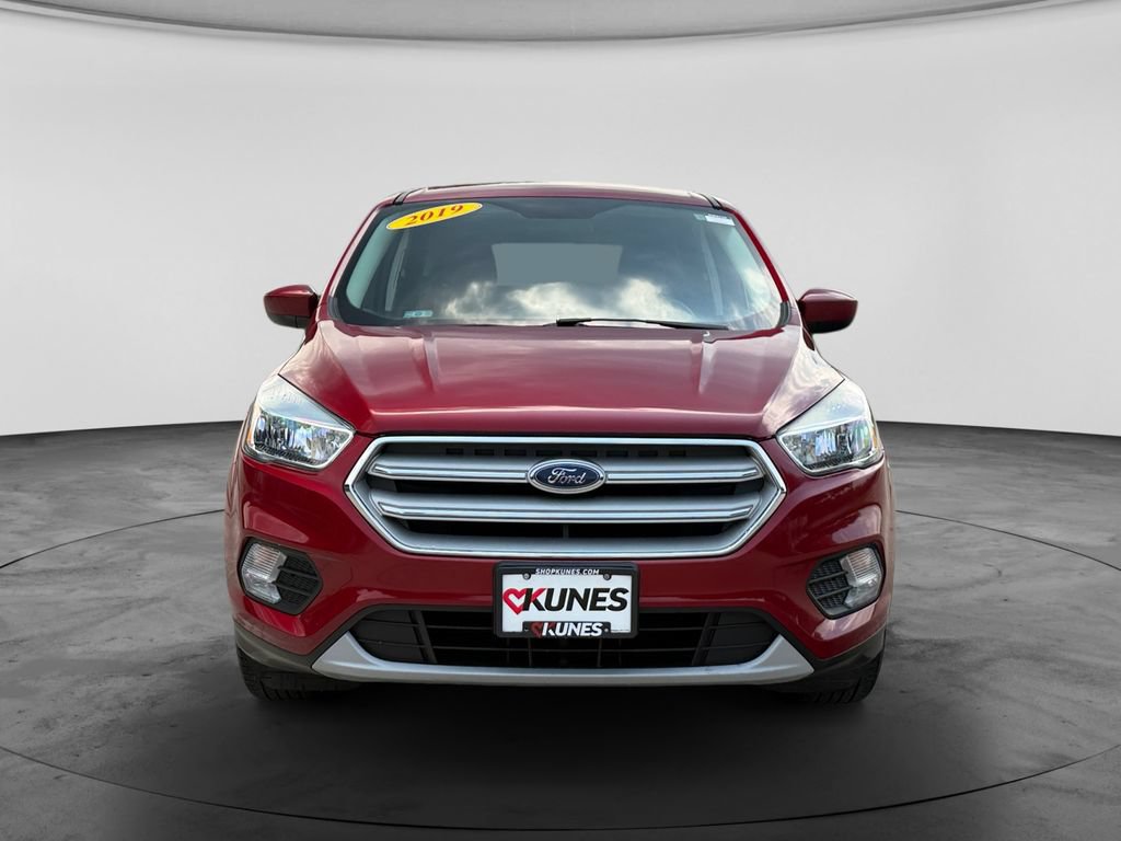 Used 2019 Ford Escape SE FWD image 2