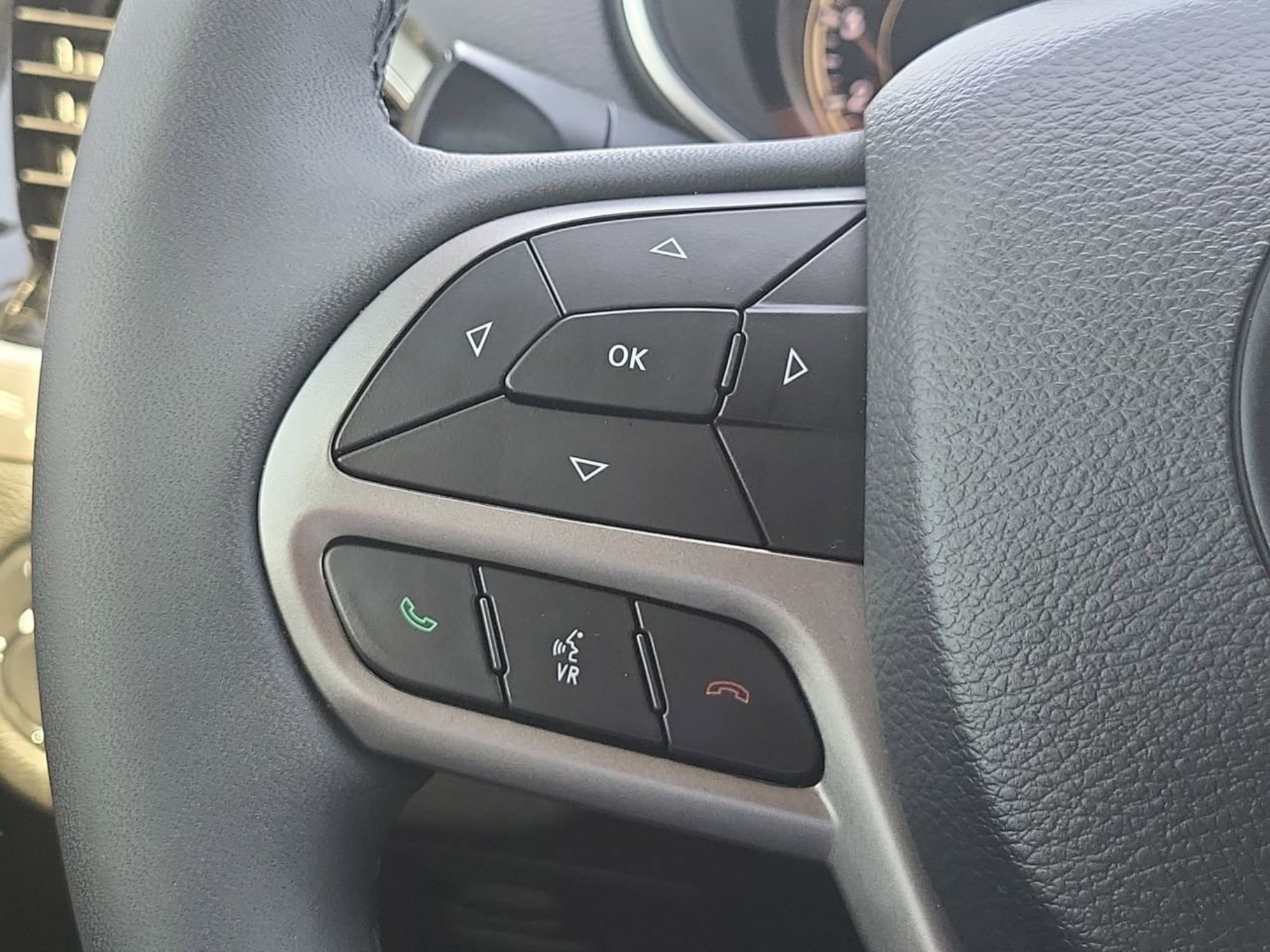 Used 2022 Jeep Cherokee Limited image 24