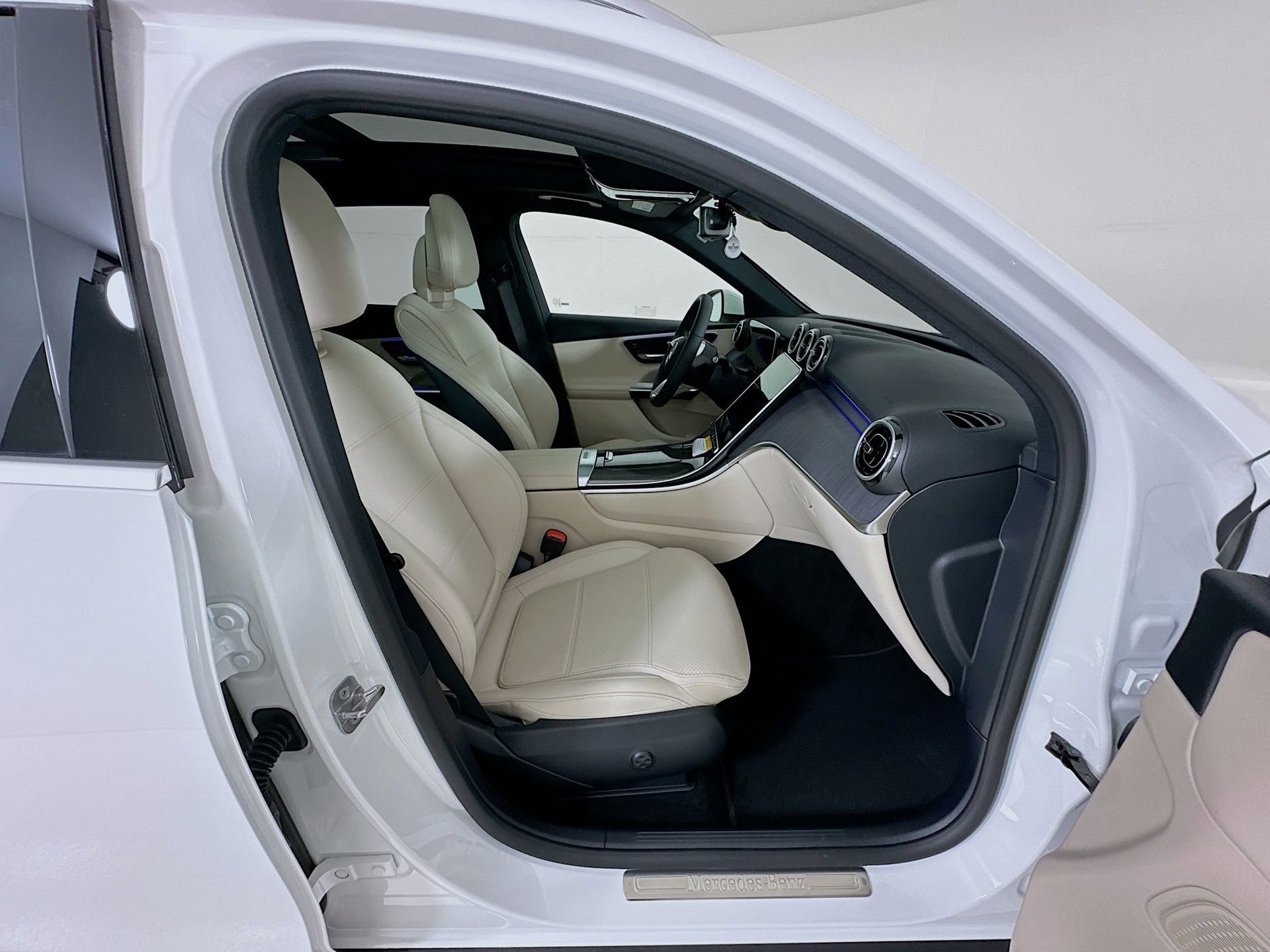 New 2026 Mercedes-Benz GLC 300 image 31