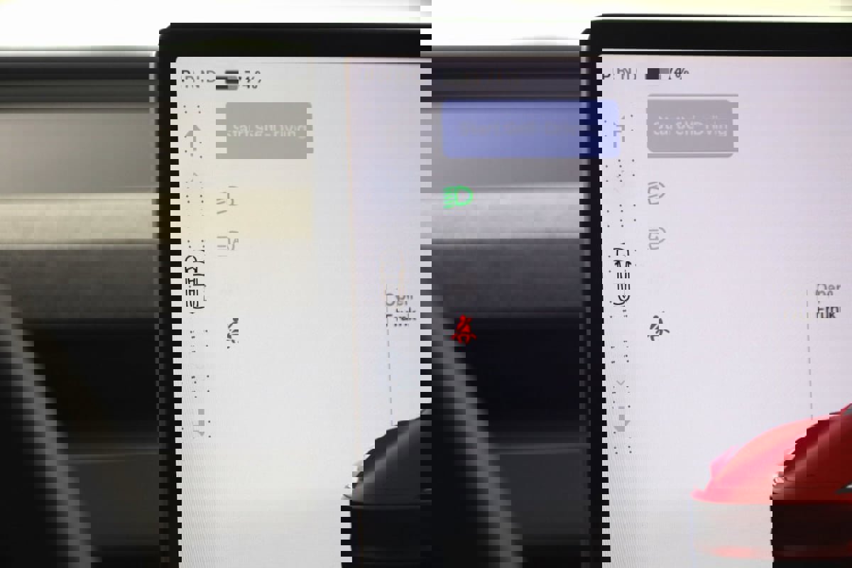 Used 2024 Tesla Model 3 Standard Range image 7