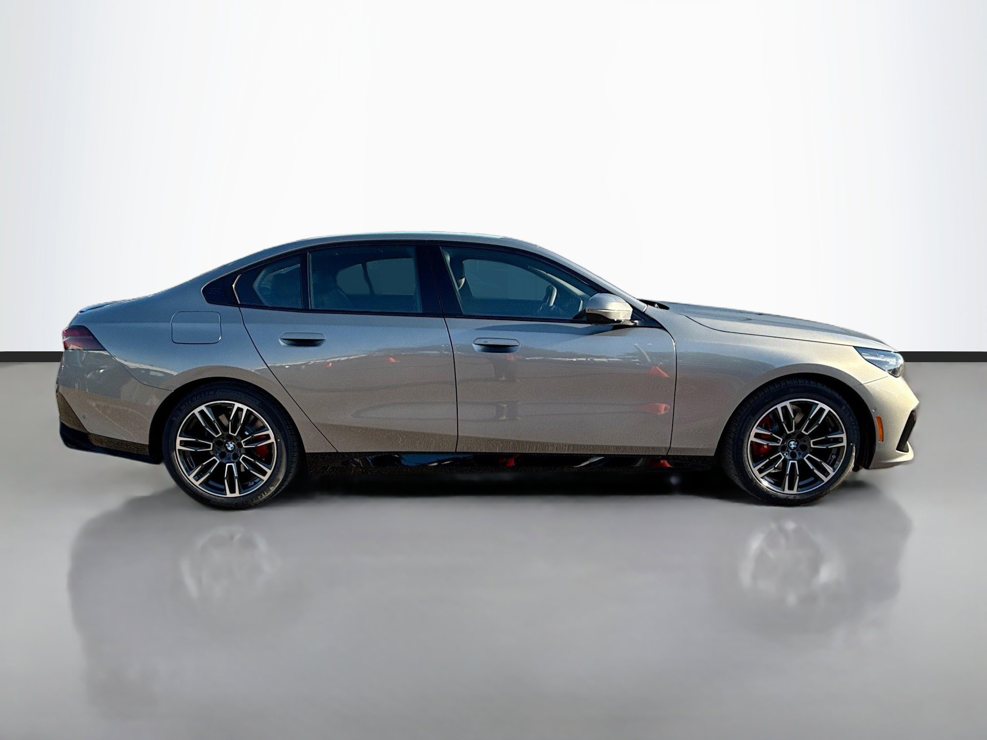 New 2026 BMW 530i w/ Executive Package image 2