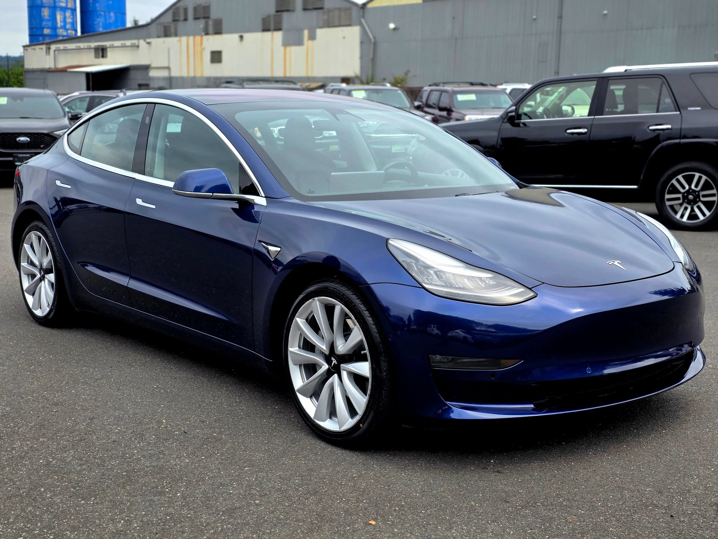 Used 2018 Tesla Model 3 Long Range RWD image 1