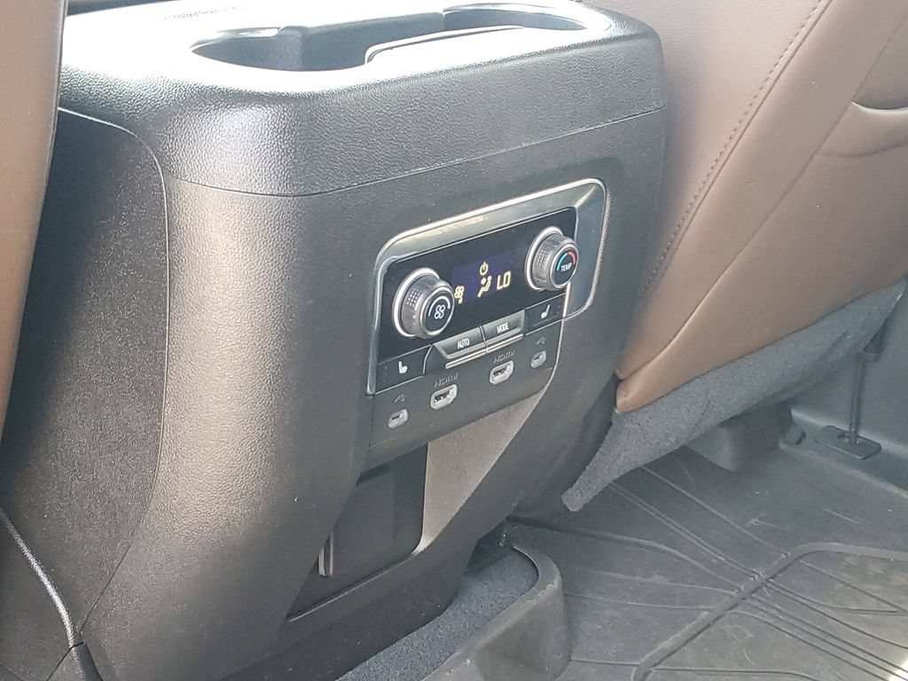 Certified 2021 Chevrolet Suburban High Country AWD/4WD image 34