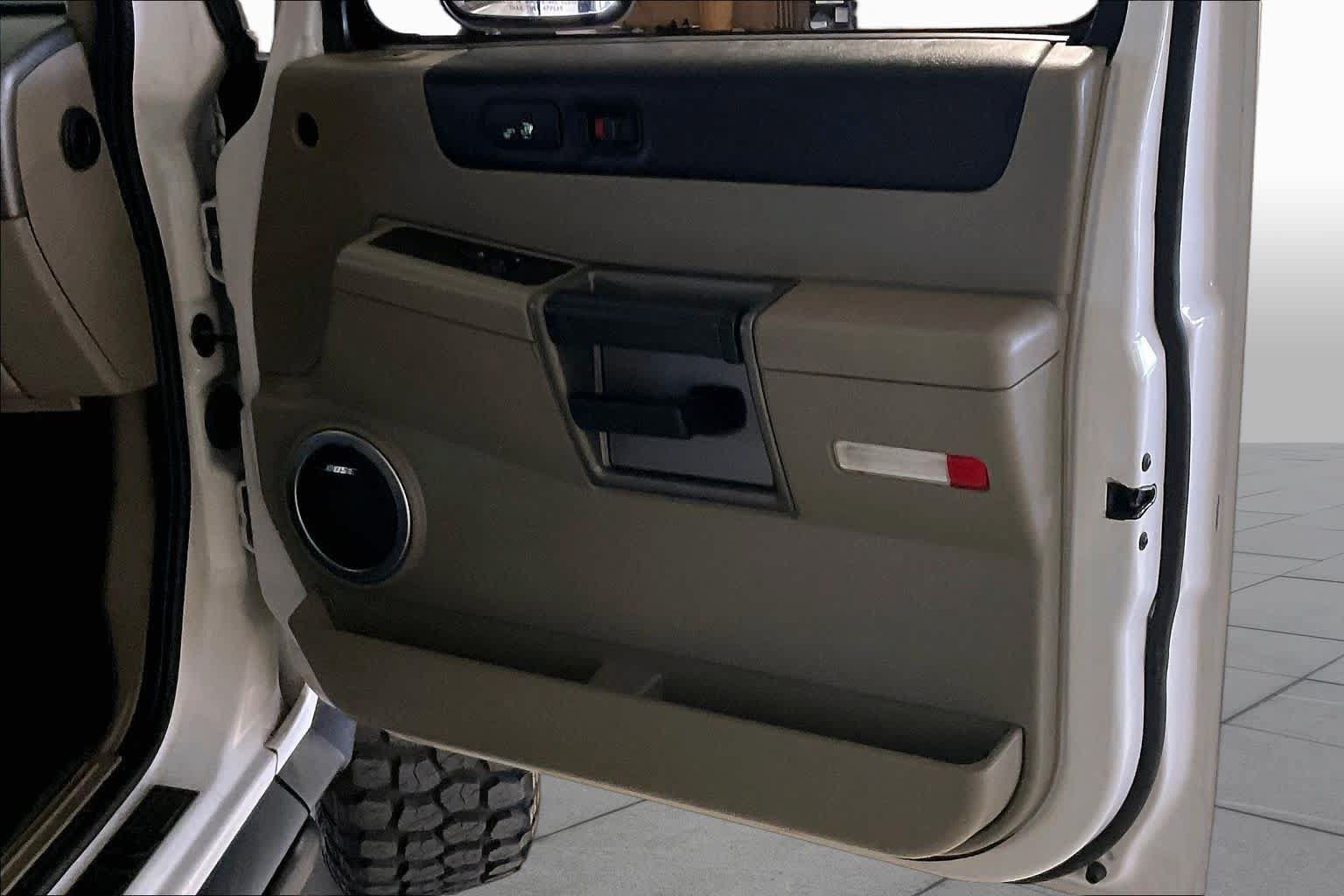 Used 2003 HUMMER H2 w/ Preferred Equipment Group AWD/4WD image 19