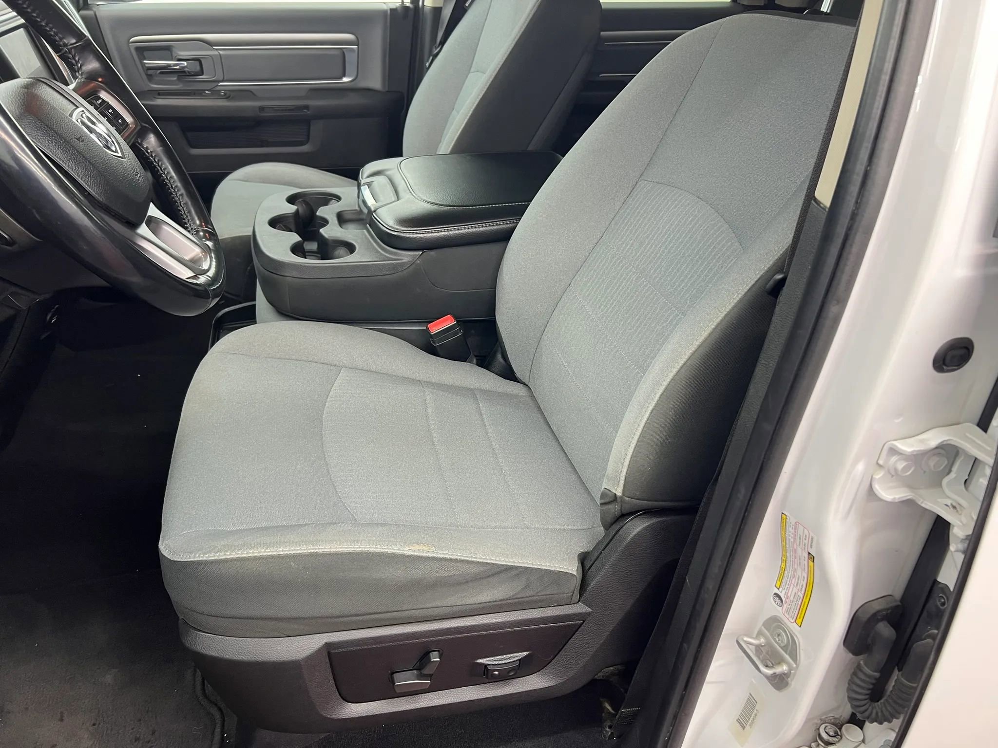 Used 2022 RAM 1500 Classic SLT w/ Electronics Convenience Group image 9