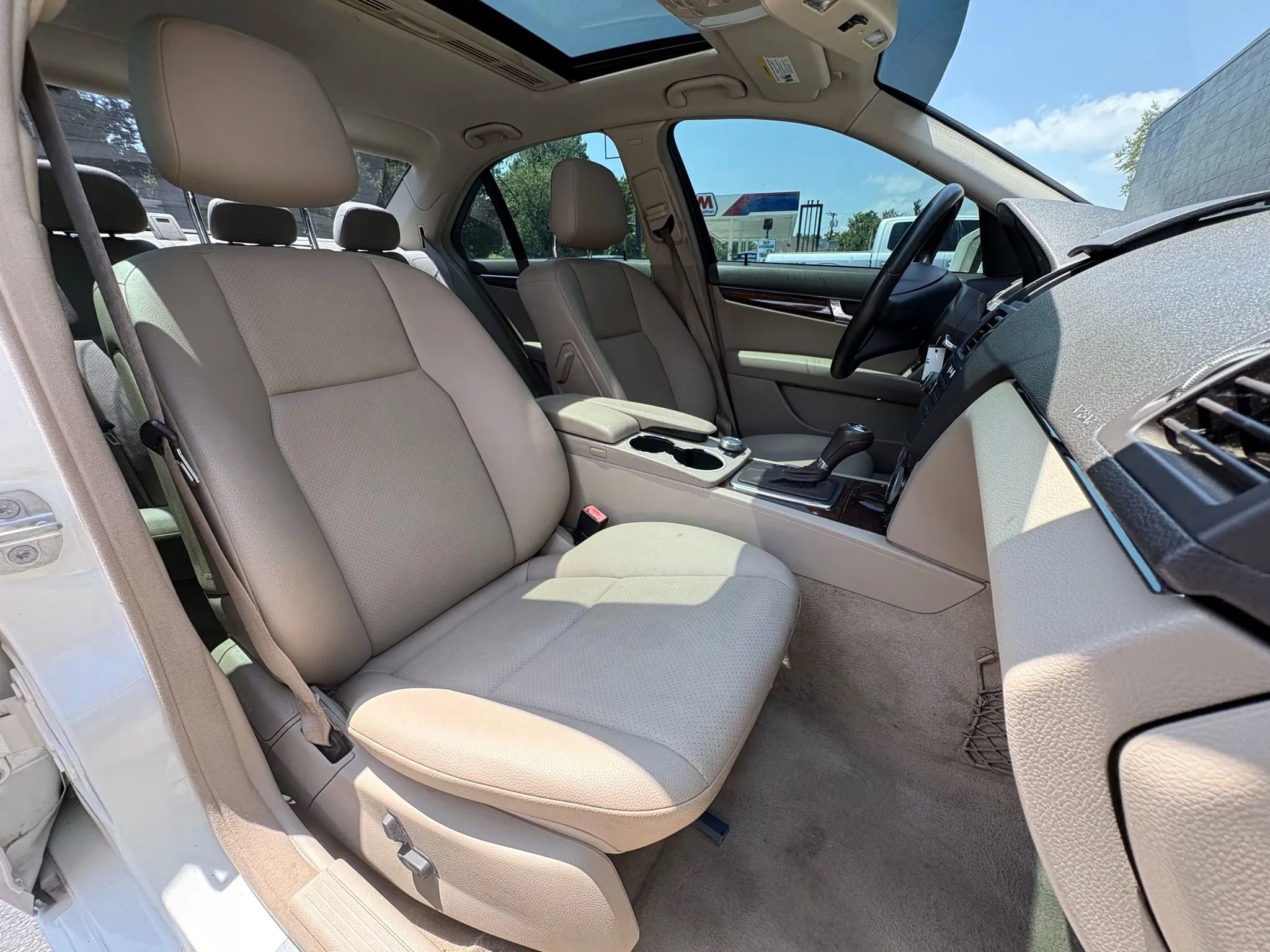 Used 2010 Mercedes-Benz C 300 Sedan image 22