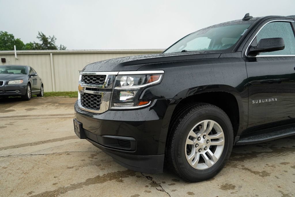 Used 2019 Chevrolet Suburban LT AWD/4WD image 18