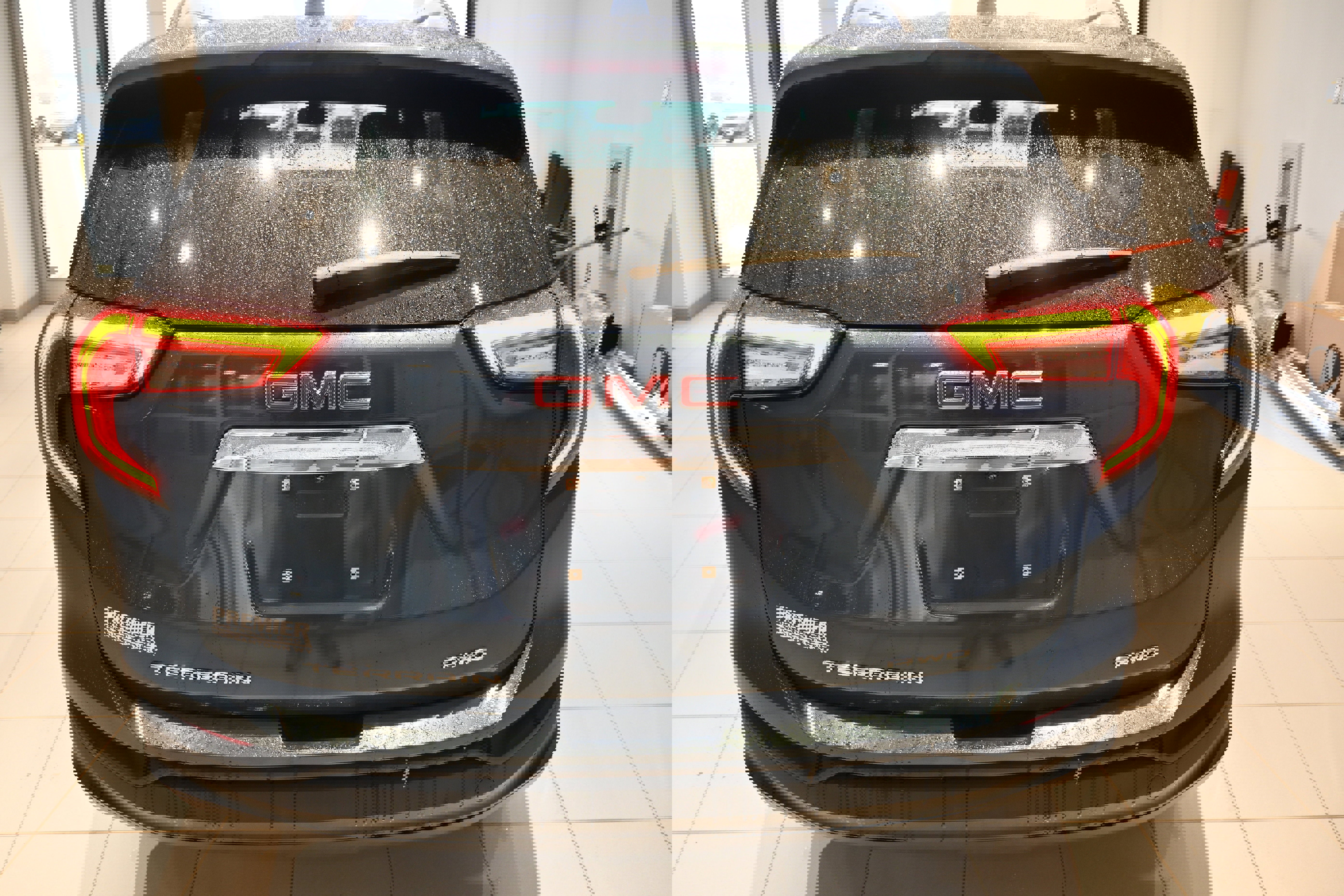 Used 2024 GMC Terrain SLE w/ Driver Convenience Package image 7