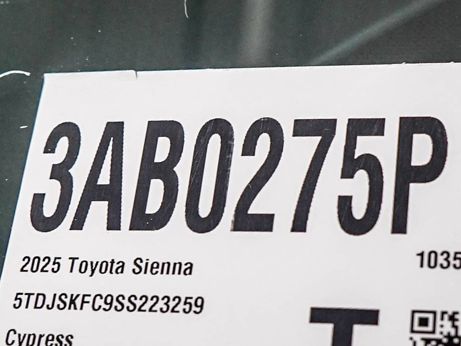 Used 2025 Toyota Sienna XLE w/ XLE Plus Package AWD/4WD image 31