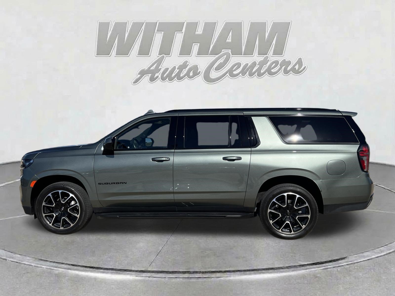 Used 2023 Chevrolet Suburban RST AWD/4WD image 8