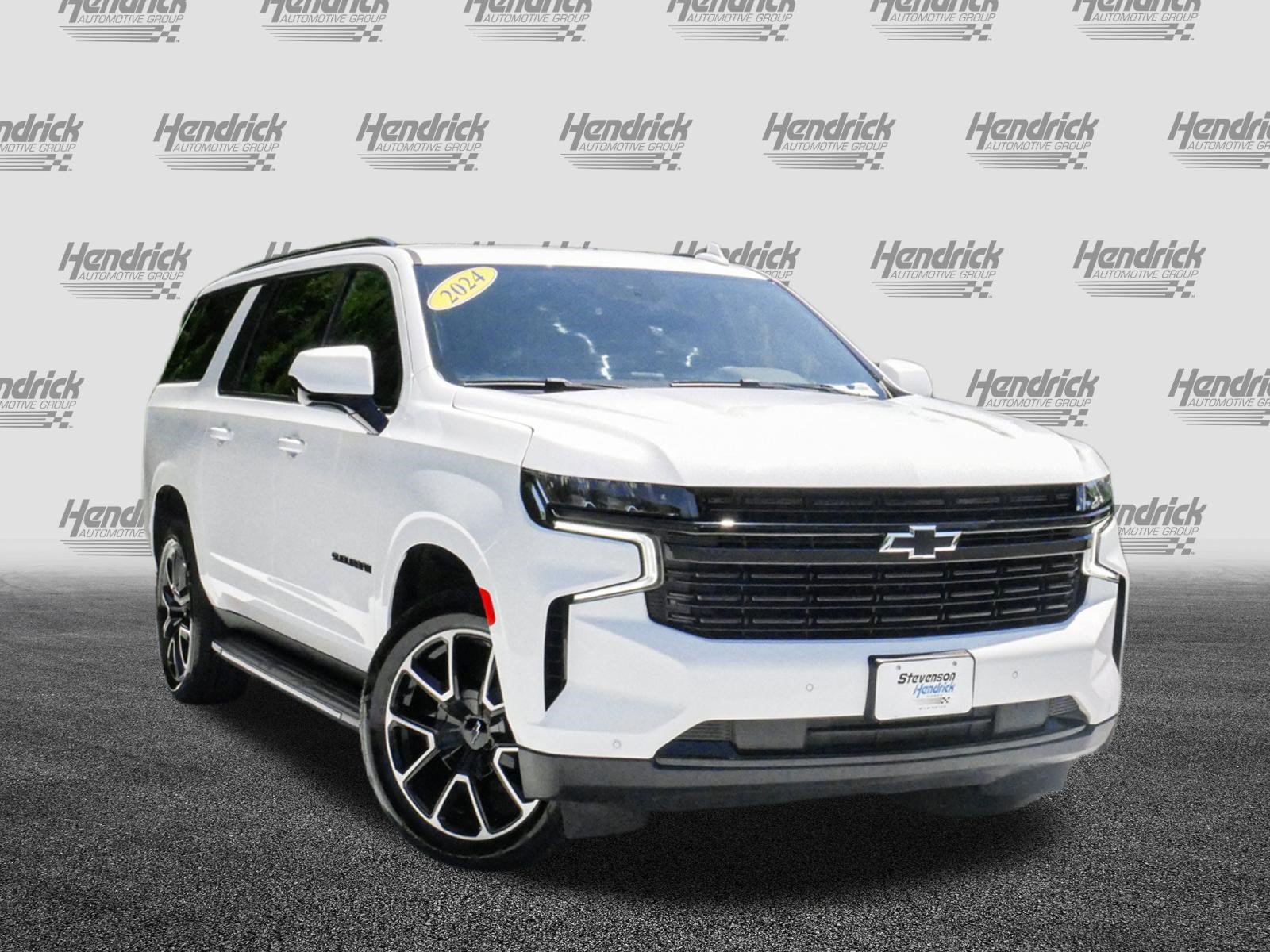 Used 2024 Chevrolet Suburban RST RWD image 2