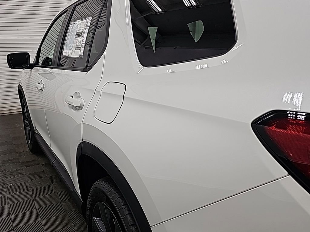New 2025 Honda Pilot Sport image 6