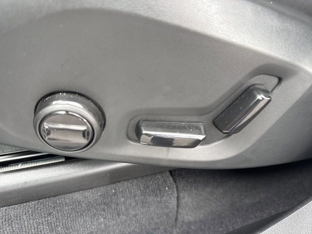 Used 2025 Volvo XC90 B6 Core w/ Climate Package image 23