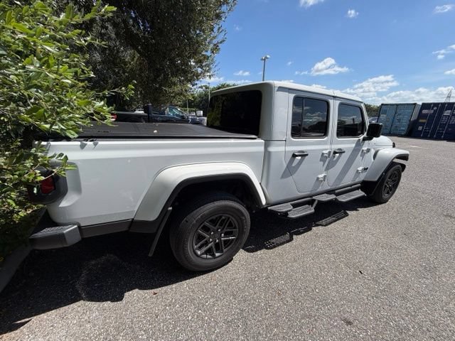 Used 2025 Jeep Gladiator Sport AWD/4WD image 3